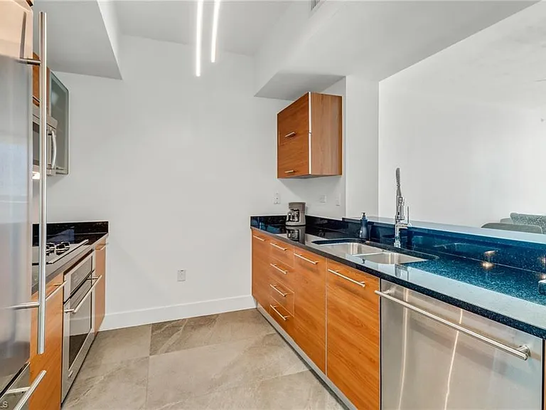 3000 Oasis Grand Blvd #606 — Photo 5