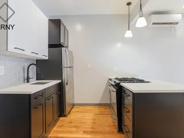 1101 Halsey Street image 18 of 26