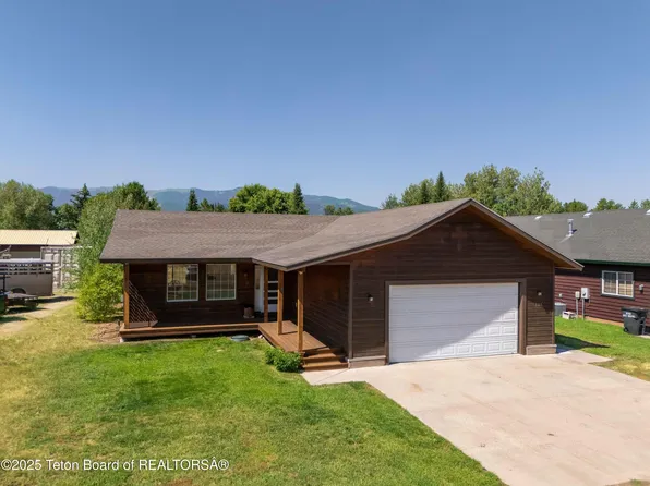 580 E Cottage Ln, Alpine, WY 83128