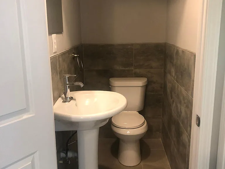 668 Charlotte Pl NW #A — Photo 11