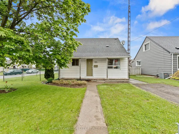 11 Lincoln Ave, Saint Catharines, ON L2P 2J2