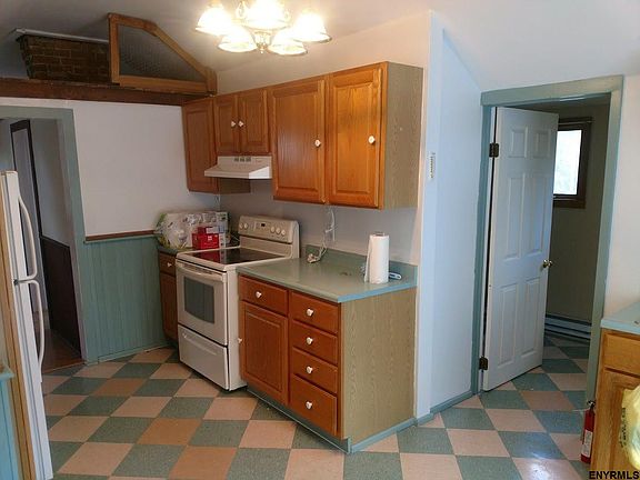 5th image of 82 Eddy St