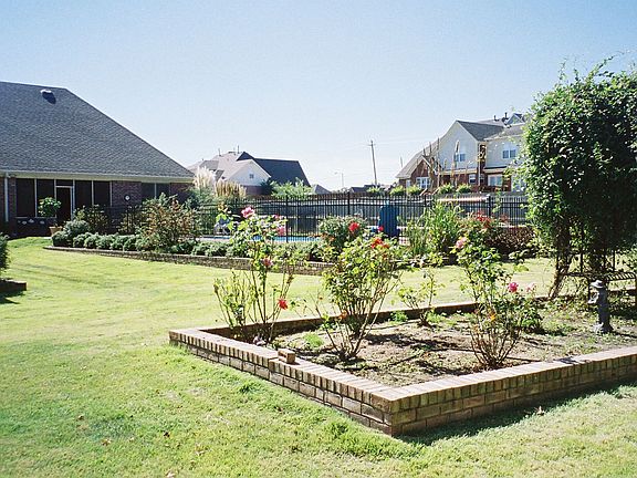 rose garden, professionally landscaped