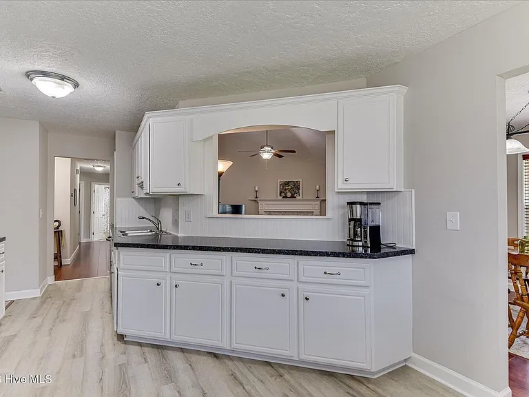 135 Summerfield Cir — Photo 9