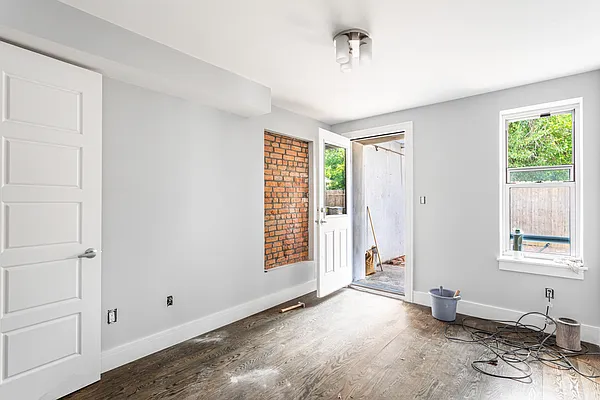 Rented by Pear NYC LLC | media 29