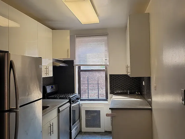 445 E 77th St #4B — Photo 4