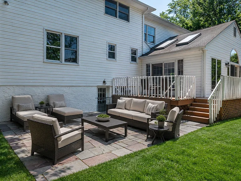 177 Puritan Dr — Photo 35