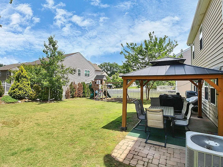 1809 Deer Meadows Dr — Photo 32