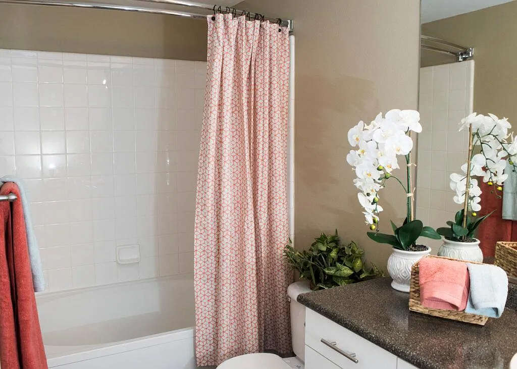 2 bed, 1093 sqft, $1,906 — Photo 3
