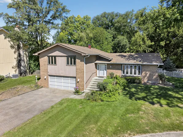 407 Brad Ct, Naperville, IL 60565
