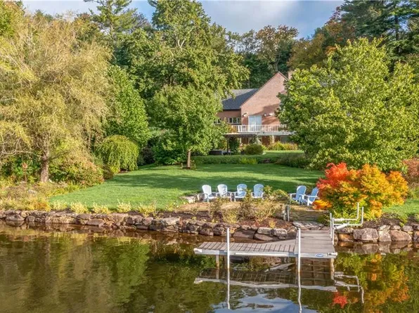 22 Lake View Dr, Woodstock, CT 06281