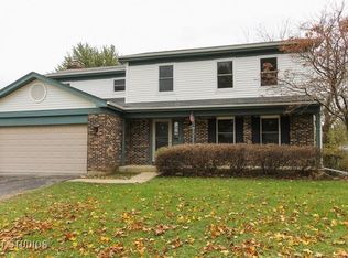 1695 Powder Horn Dr, Algonquin, IL