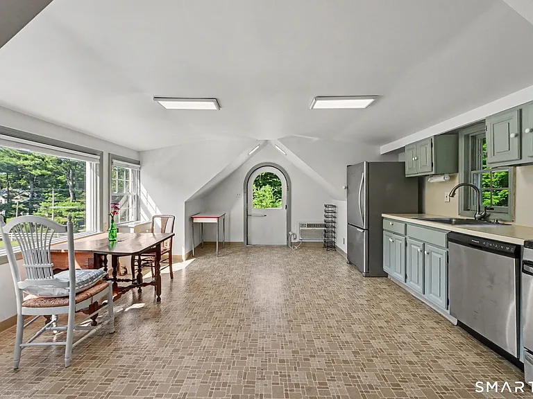 723 Riverbank Rd #GARAGE COTTAGE — Photo 3