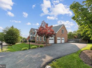 1292 Middleton Ct, Vienna, VA 22182