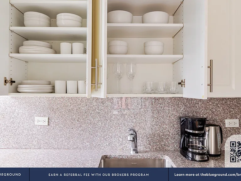 400 E 57th St #6C — Photo 8