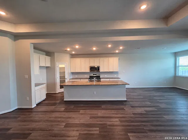 4 bed, 2.0 bath, 2184 sqft, $2,200 — Photo 4