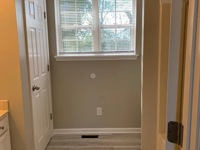 912 Pinoak Dr — Photo 15