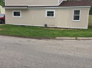 2640 N Williams Lake Rd, Waterford, MI 48329