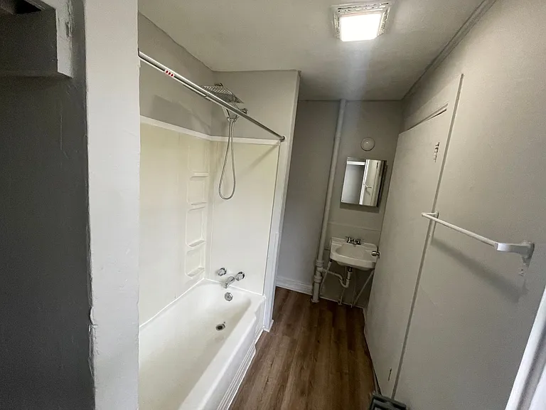 221 S Pine Street — Photo 14
