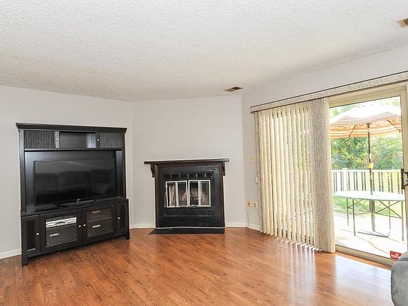 5th image of 36 Whistler Dr