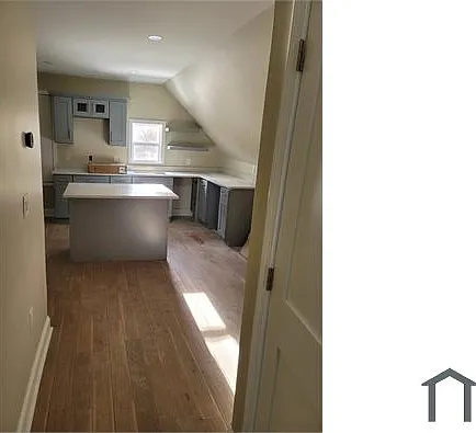 160 W Selden St #3