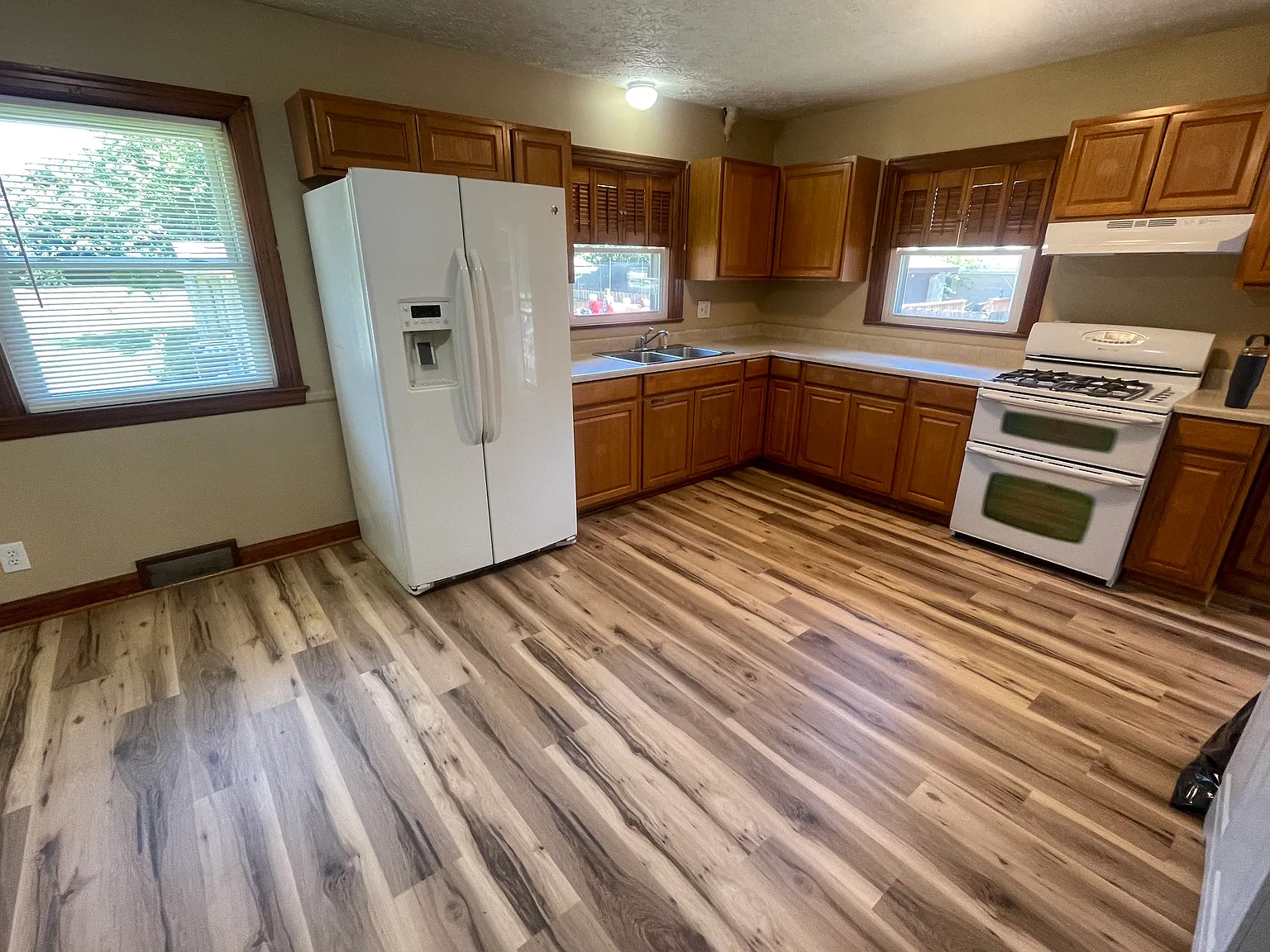 2 bed, 1089 sqft, $1,550 — Photo 3