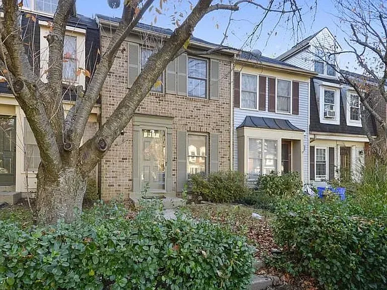 8 Strath Haven Ct — Photo 19