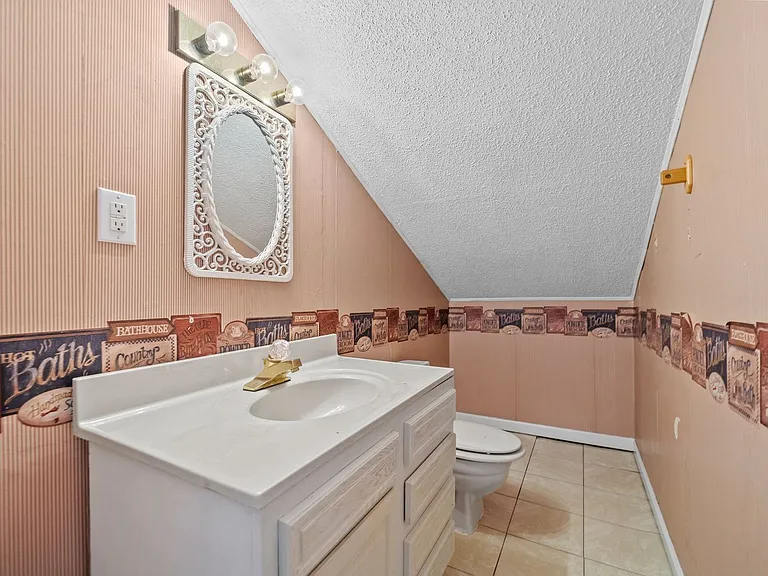 307 E F St — Photo 8