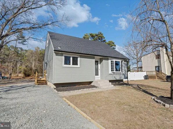 112 Saint Moritz Dr, Sicklerville, NJ 08081