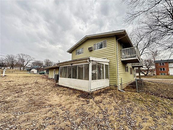 3rd image of 274 E Christine Dr