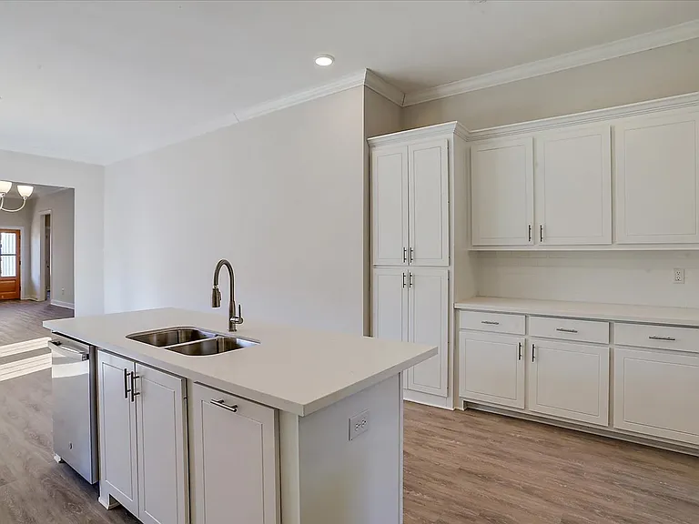 707 Heartwood Ln — Photo 15