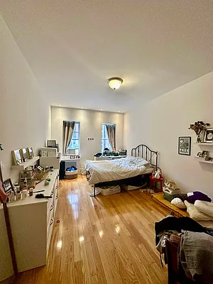 Rented by CitySites Real Estate Group | media 5