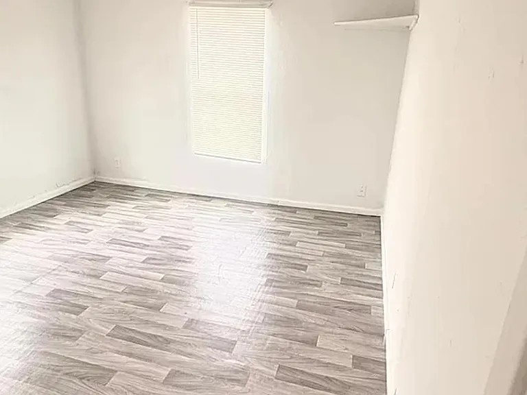 335 Delaware St — Photo 14