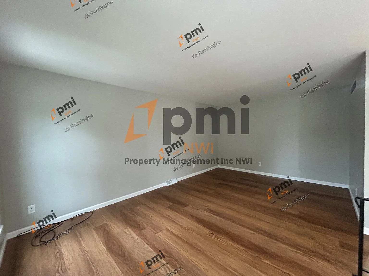 3 bed, 2.0 bath, 1957 sqft, $1,795 — Photo 3