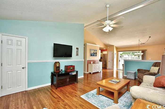 7376 Springside Dr — Photo 3
