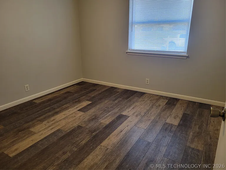 4805 W Charleston St — Photo 12