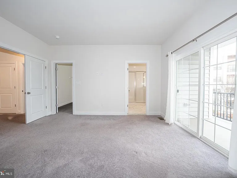 220 Charles Ellis Dr — Photo 19