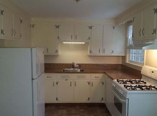10 Pierce St APT 3, Foxboro, MA 02035