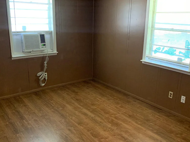 606 N Robinson St — Photo 10