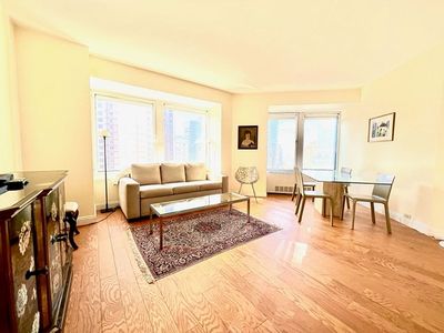 150 W 56th St APT 3510, New York, NY, 10019