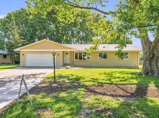 504 Dodson Dr E, Urbana, IL 61802