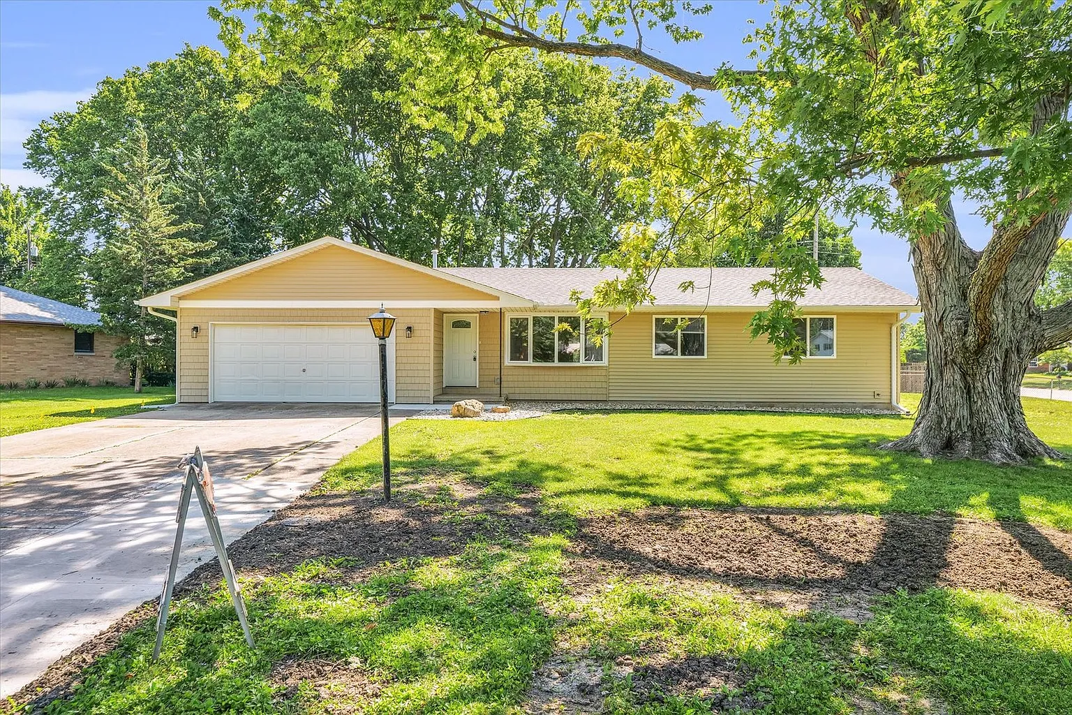 504 Dodson Dr E photo 1