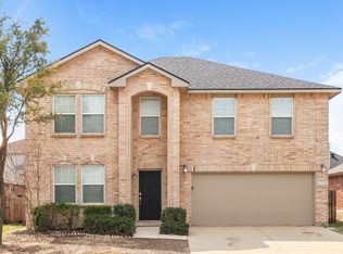413 Emerald Creek Dr, Fort Worth, TX 76131