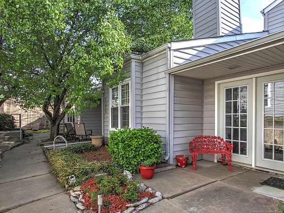 3rd image of 6322 E 89th Pl #1103