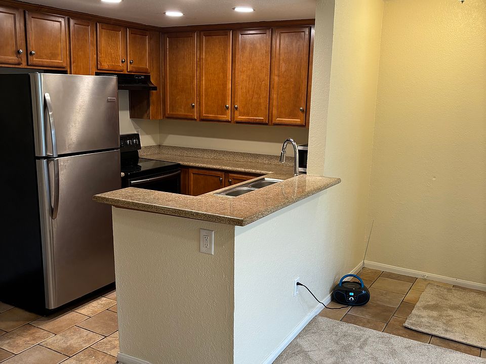 1st image of 432 Edgehill Ln Unit 86