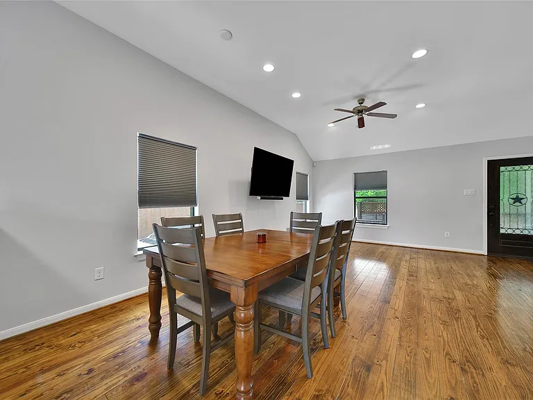 2314 Carr St — Photo 7