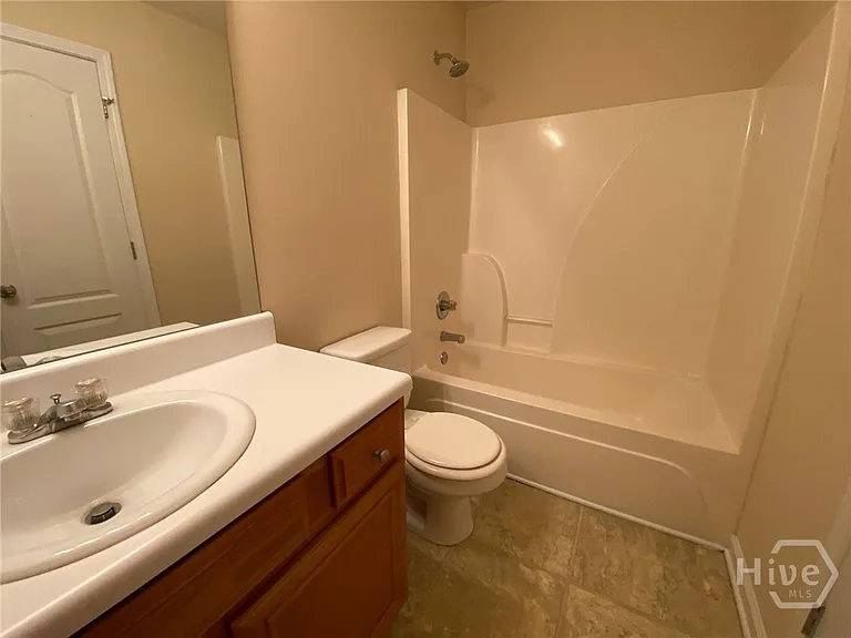106 Bridgewater Cir — Photo 5