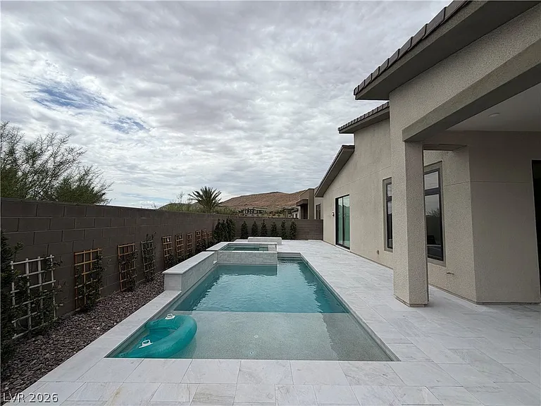 5040 Terramont Dr — Photo 13