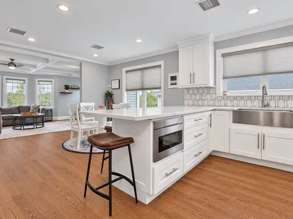 440 Central Ave #2, Milton, MA 02186
