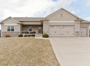 102 Arapahoe Dr, Marion, IA 52302